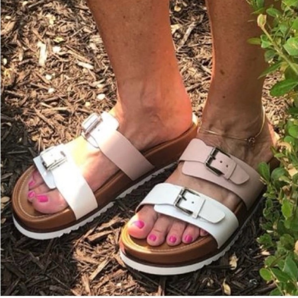 Diba True Carol Bee genuine leather upper buckled sandle MSRP $110 (9.5 M) - Picture 2 of 11